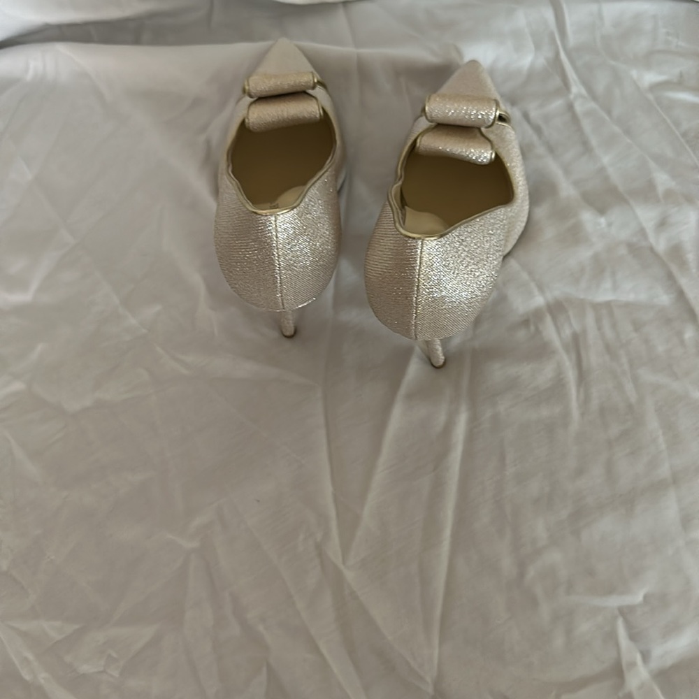 Shoes - Picture 5 of 8